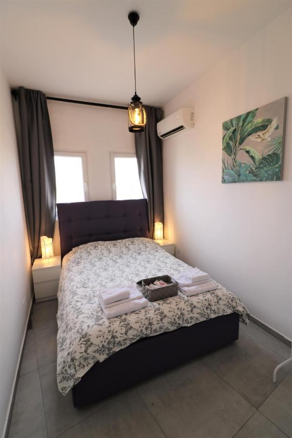 Serenity Heights Apartment: A Panoramic Haven Near Old Town - Free Minibar Bucharest Exterior photo