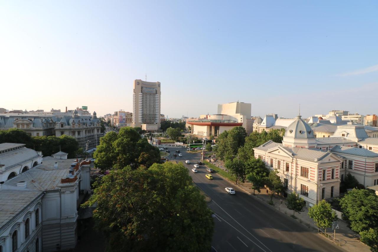 Serenity Heights Apartment: A Panoramic Haven Near Old Town - Free Minibar Bucharest Exterior photo